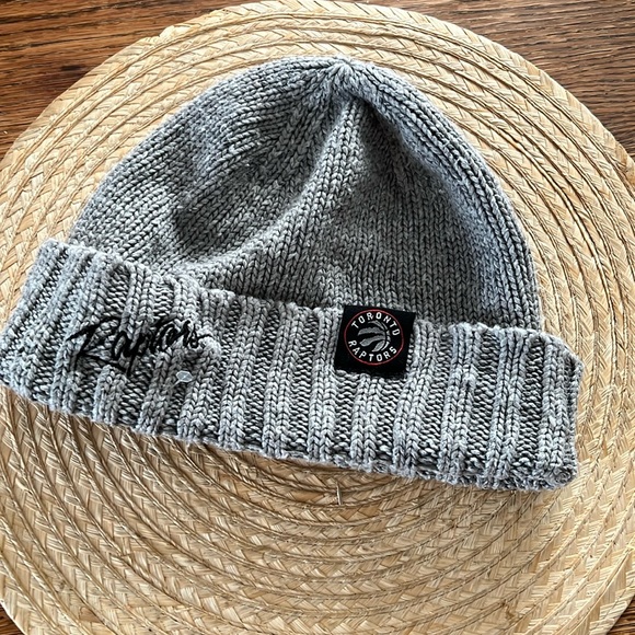 Mitchell & Ness Raptors  15% wool Knit Beanie Toque  Hat - Picture 2 of 9